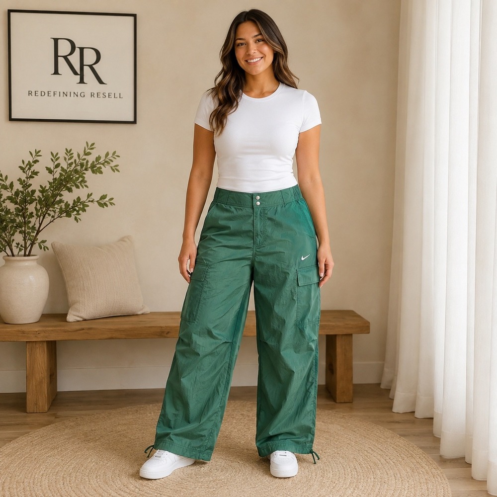 Nike Womens Woven Cargo Pants Green Wide Leg Baggy FV4969-323 XL NWT